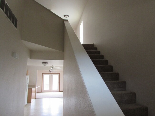 Building Photo - 7616-MF2-E4