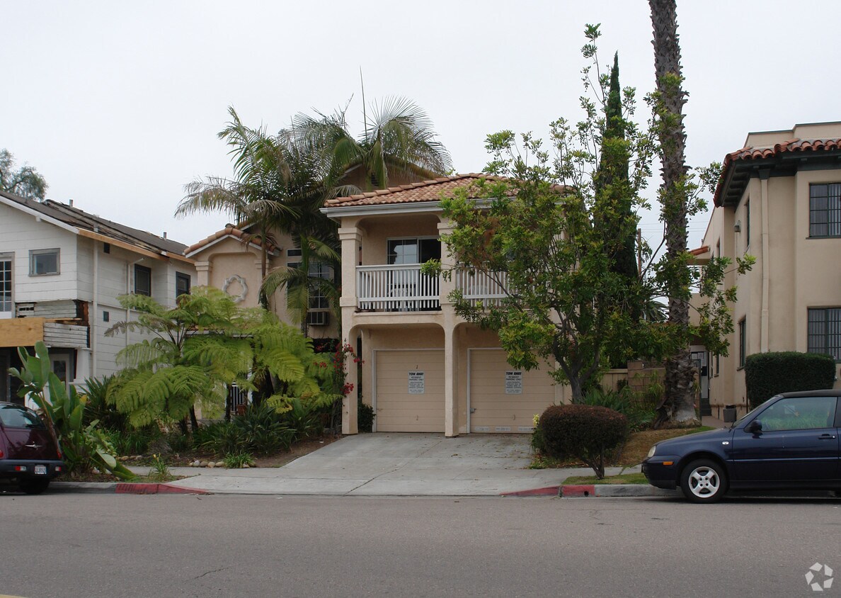 Primary Photo - 4060 Centre St