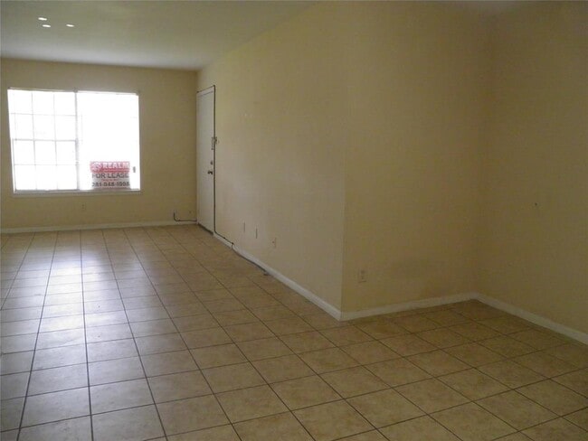 Building Photo - 7221 Beechnut St