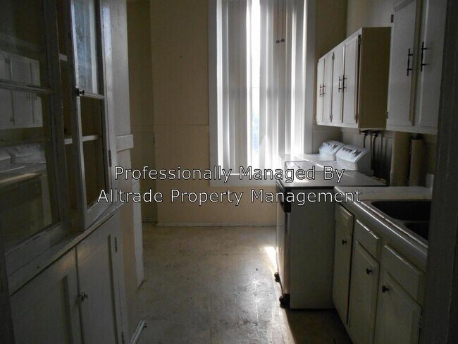 Building Photo - 1715 S 3rd St