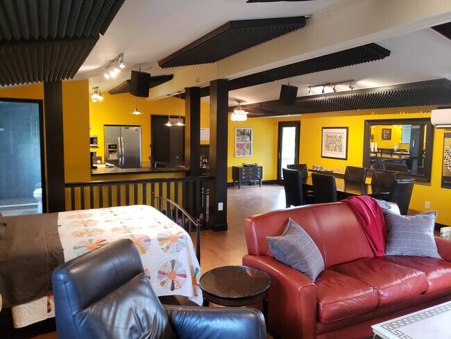 Foto del edificio - 7931 N Thames Dr