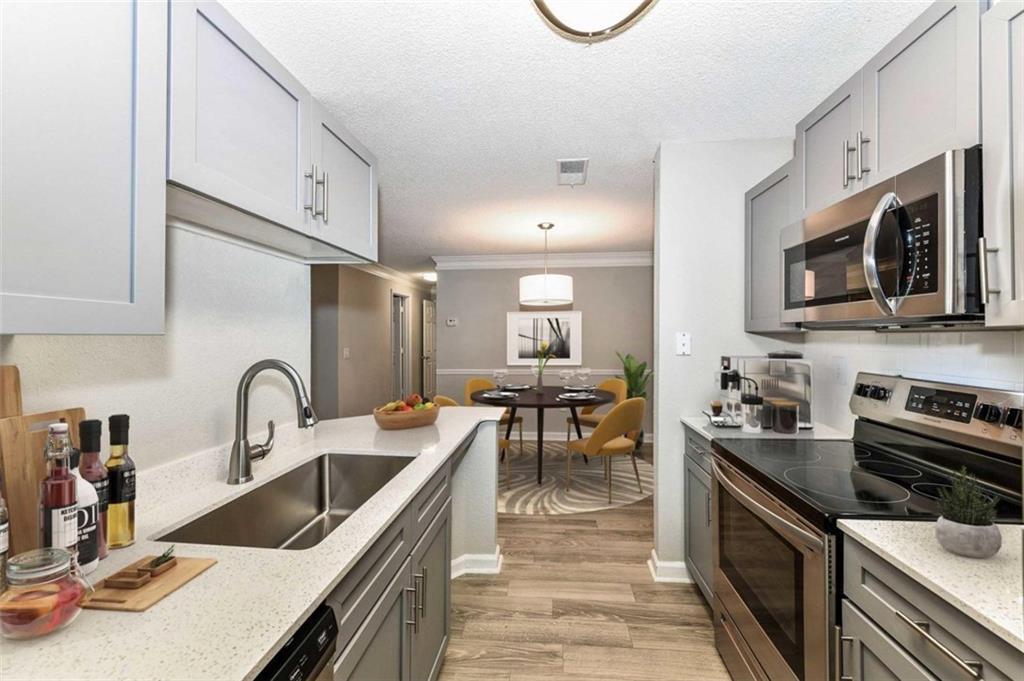 Foto principal - 9200 Roberts Dr