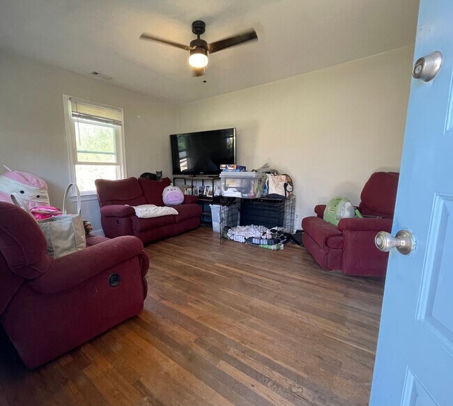 Foto del edificio - 2 Bedroom / One bathroom house!