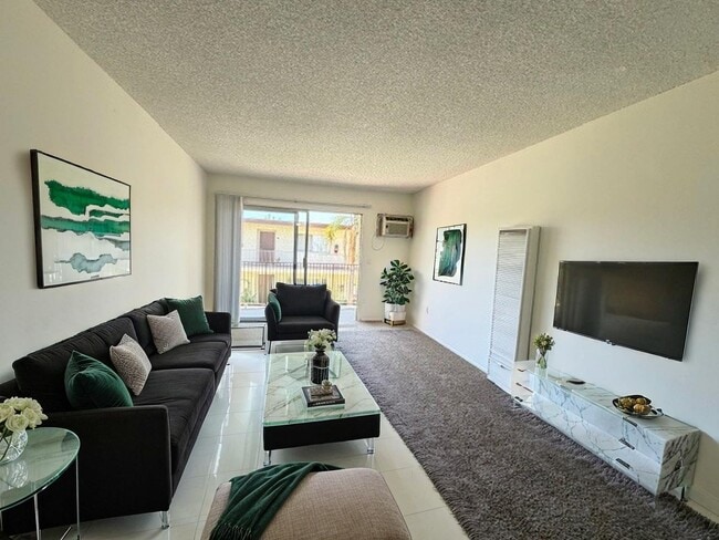 Photo - 1535 E Canfield Ln (Anaheim, CA) Apartment