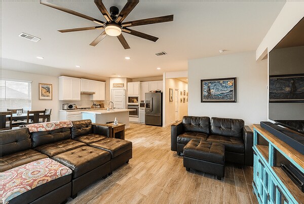 Building Photo - 10741 Yellowtail Blvd