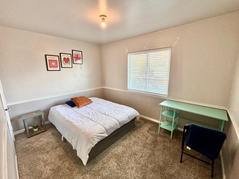 Primary Photo - 2577 S 700 E