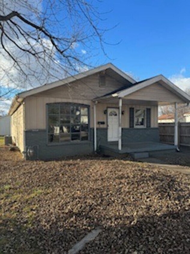 Foto principal - 1813 S Kerth Ave