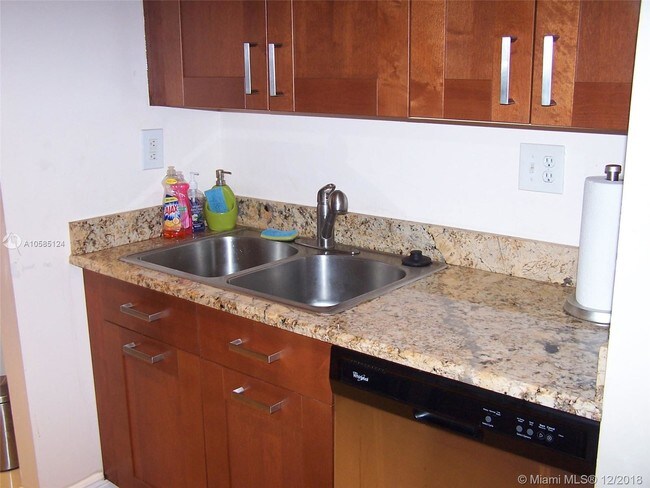 Foto del edificio - 7451 NW 16th St