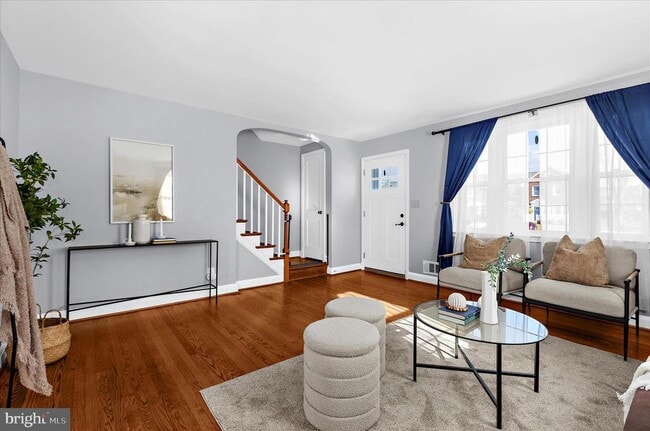 Building Photo - 312 Small Ct