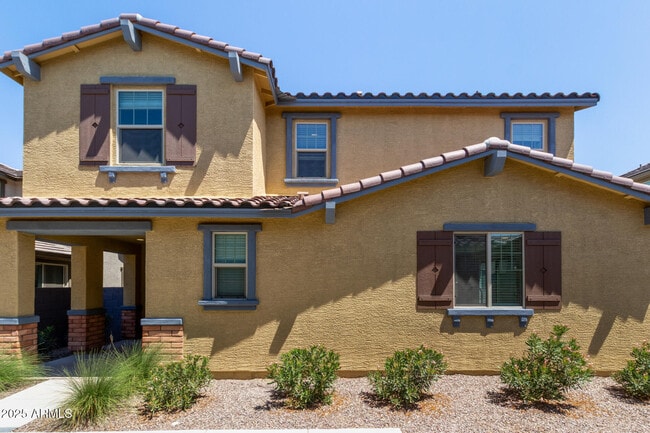 Building Photo - 3813 N 100th Dr