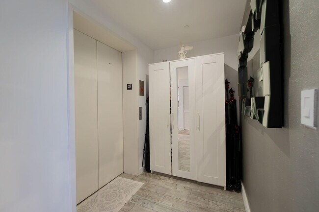 Foto del edificio - 600 NE 27th St