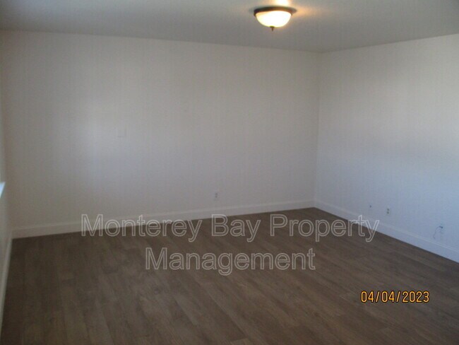 Building Photo - 906 Trinity Ave