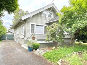 Building Photo - 2530 NE 58th Ave