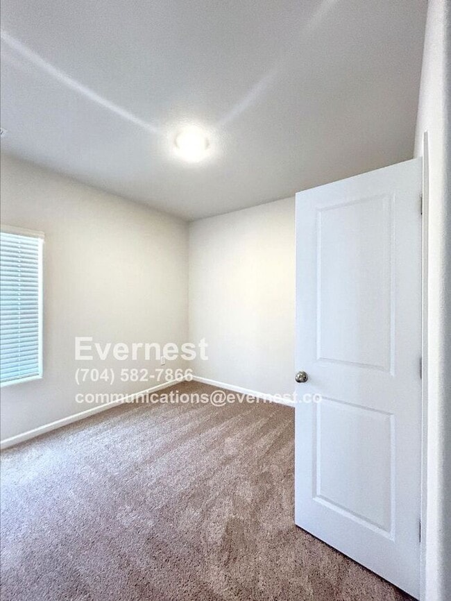Building Photo - 221 Aniston Ln