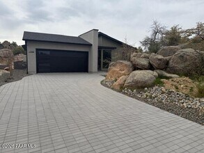 Building Photo - 1345 Rockwood Dr