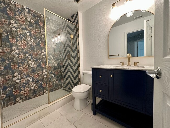Building Photo - PARKSIDE LUXURY LIVING! CORNER UNIT | MANY...