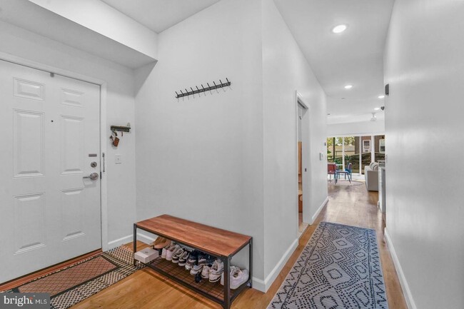 Building Photo - 936 Pavonia Ave