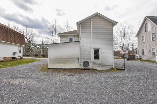 Building Photo - 18 Monument Orviston Rd