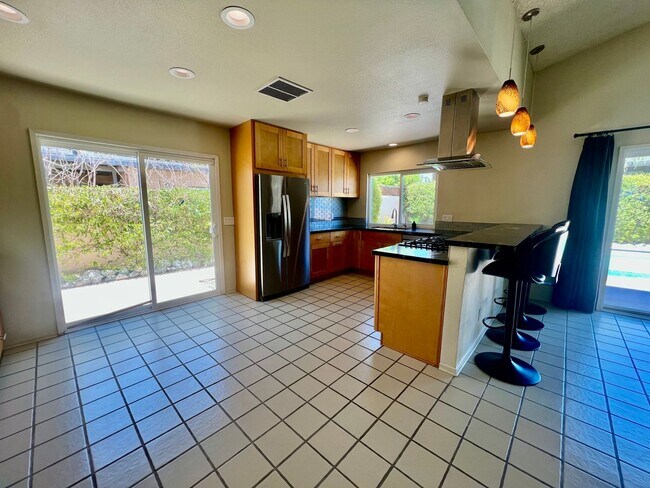 Building Photo - AVAILABLE NOW! 3 Bedroom 2 Bathroom POOL H...
