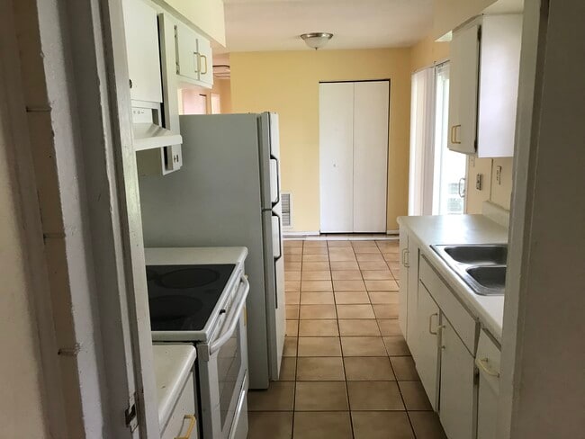 Foto del edificio - 4836 Turnbull Dr