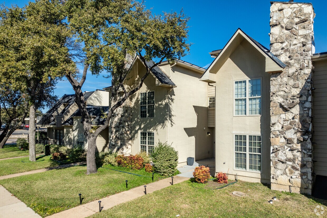 Primary Photo - Timberleaf Townhomes