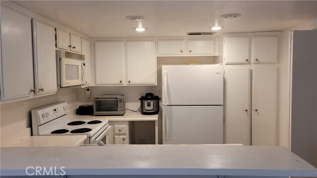 Foto del edificio - 838 Sparrow Ln