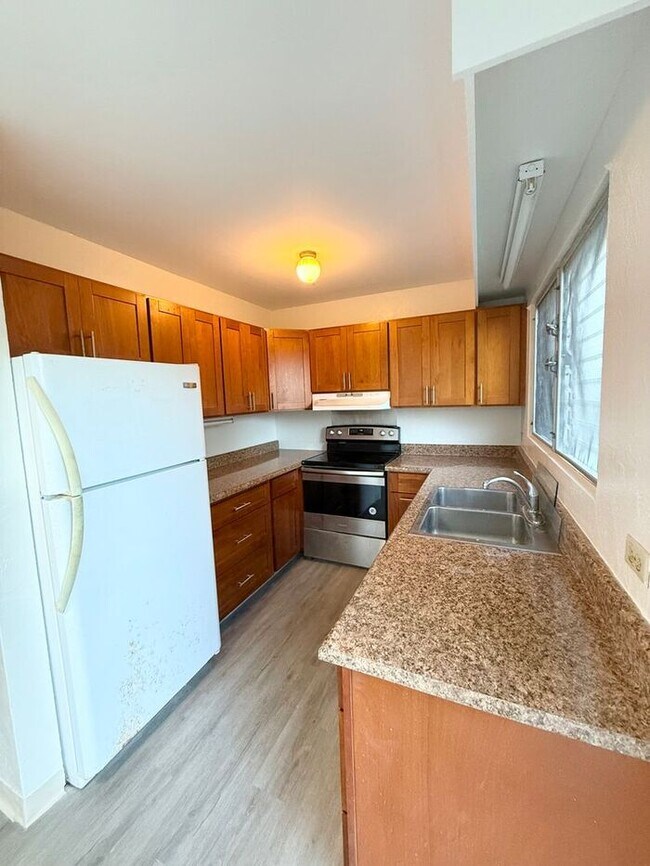 Foto del edificio - Salt Lake - Tropicana Manor 3-bedroom 2-ba...