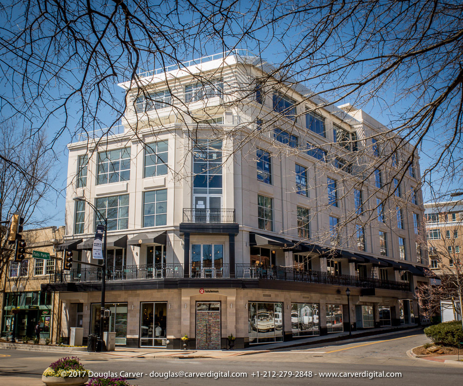 Buliding Exterior - 600 S Main St