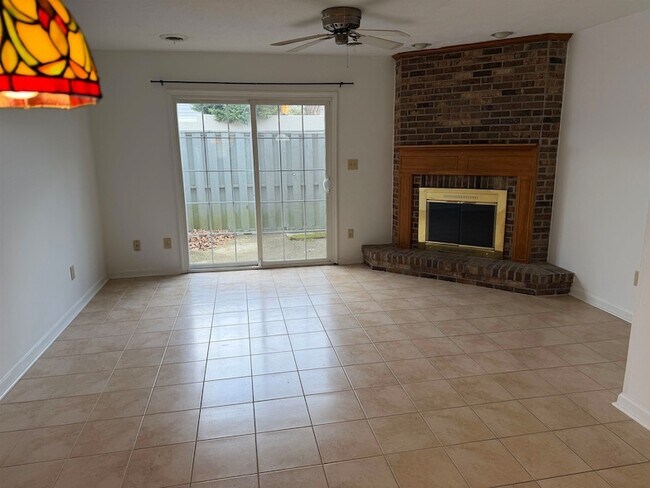 Foto del edificio - 830 44th Ave N