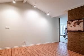 Building Photo - 3823 Spring Dr