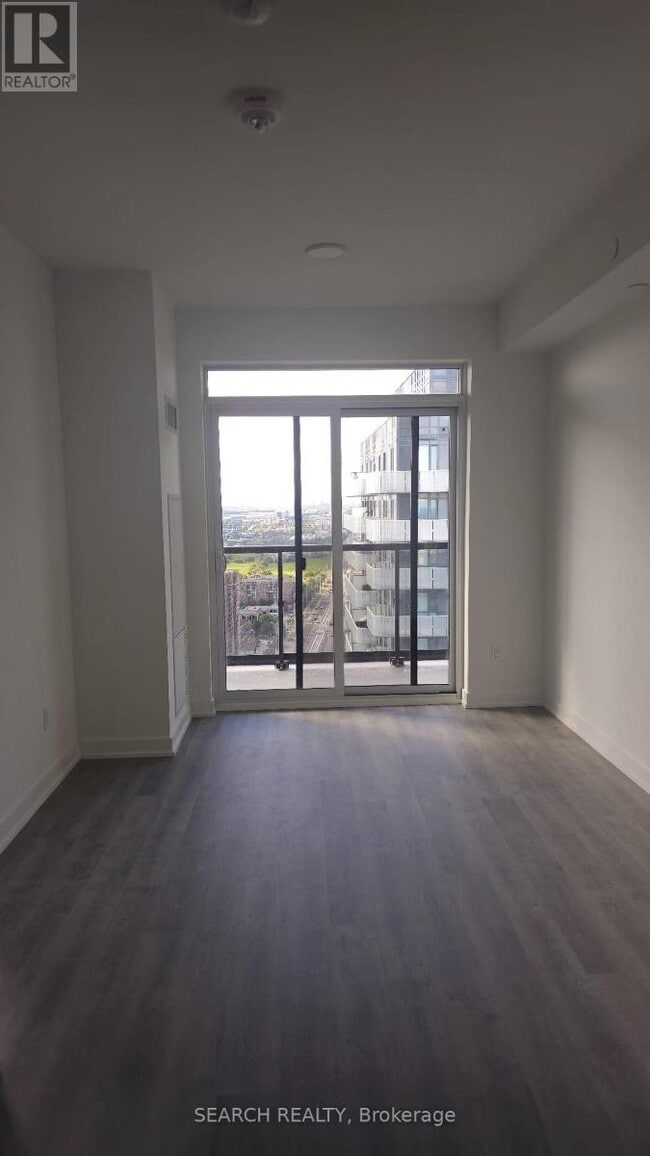 Building Photo - 5105 Hurontario St