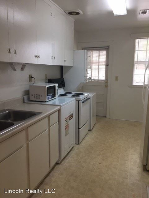Building Photo - 1 br, 1 bath House - 120 High Street