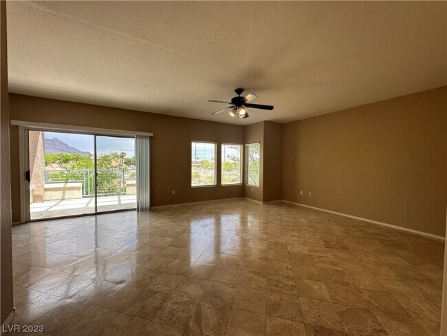 Foto del edificio - 10830 Amber Ridge Dr