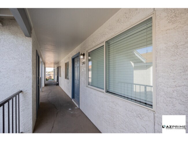 Foto del edificio - FREE FIRST MONTH'S RENT MOVE-IN SPECIAL! Experience vibrant city Living in This Stylish 2/1 condo De