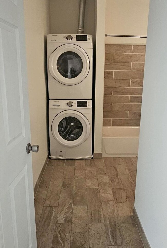 Building Photo - 601 N 39th St