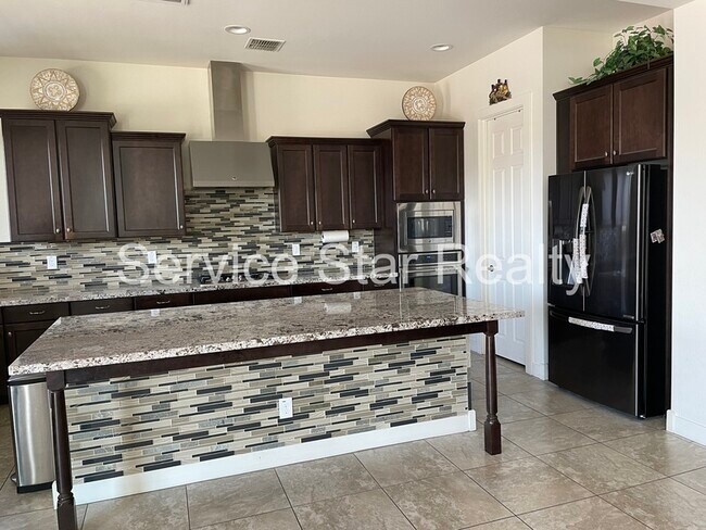 Building Photo - 2631 W Rancho Laredo Dr
