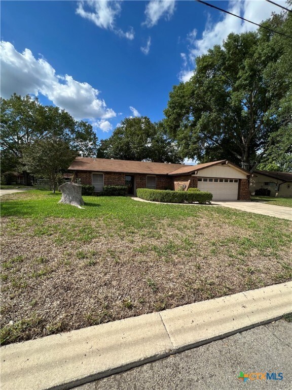 Foto principal - 1339 Tulip Ln