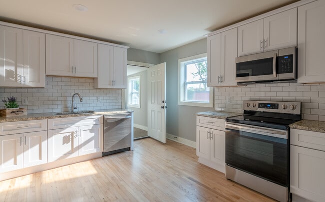 Building Photo - 625 3rd st #2