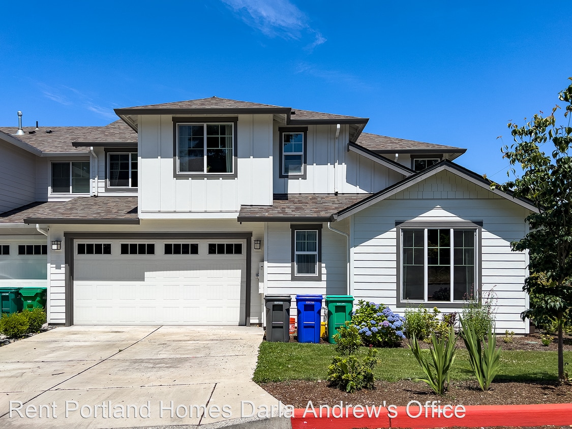 Primary Photo - 4 br, 2.5 bath House - 15679 NE Clackamas ...