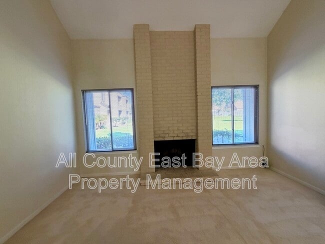 Building Photo - 1071 Jost Ln