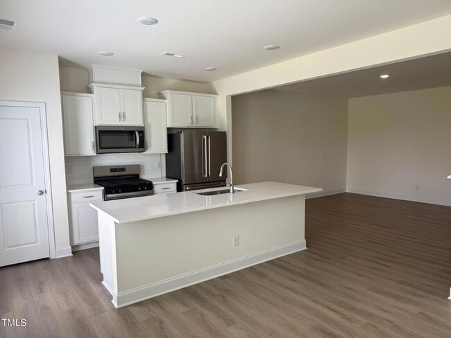 Building Photo - 48 Hyacinth Ln