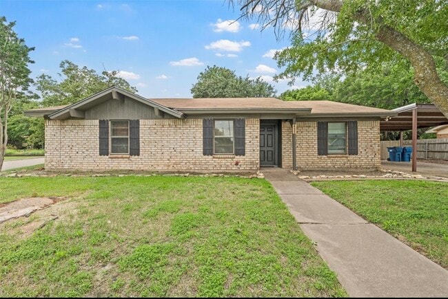 Building Photo - 605 Rolling Hills Dr