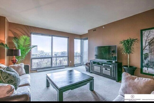 Foto del edificio - 3200 Farnam Ct