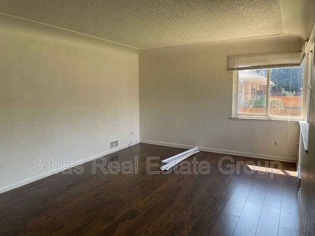 Foto del edificio - 3540 Kearney St