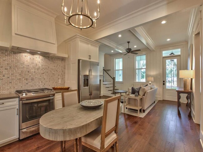 Foto del edificio - 249 Camellia Oaks Ave