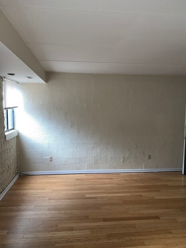 Sala de estar de dos habitaciones en Edmond Square - EDMOND SQUARE