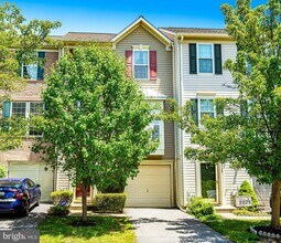 Building Photo - 9736 Morningview Cir
