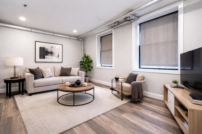 Building Photo - 546 Isham St