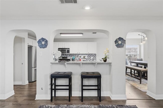 Building Photo - 258 Hogan