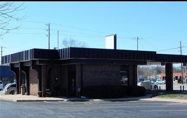 Building Photo - 218 S Kansas Ave